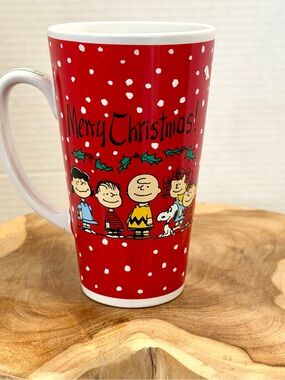 Peanuts Snoopy “Merry Christmas” Mug 16oz. Peanuts Family skating.